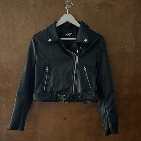 Zara Women's Sleek Black Leather Jacket - Picture 4 of 4